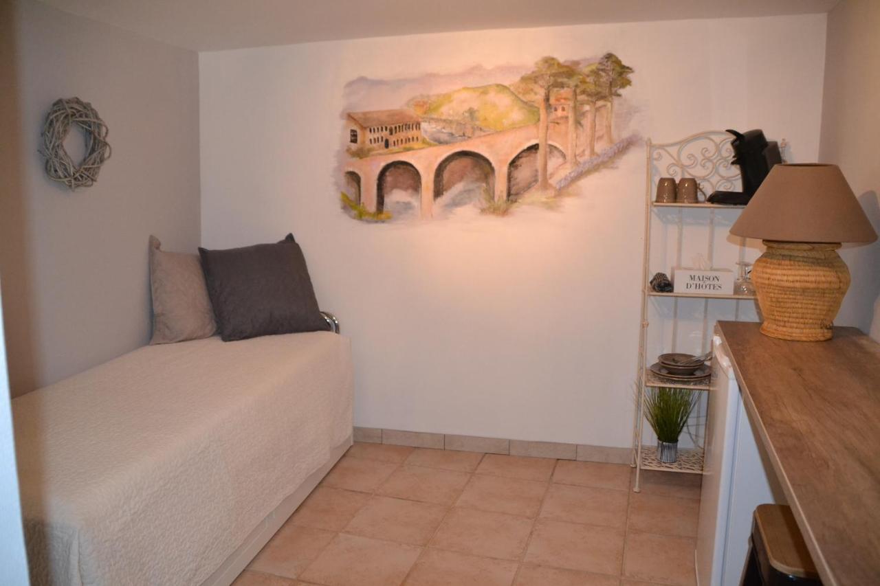 Maison Sous Le Pont Bed & Breakfast