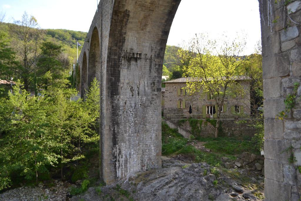 Maison Sous Le Pont Meyras